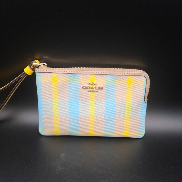 Coach Wristlet Bright Maize Plaid Corner Zip NWT spring ,vacation & Easter